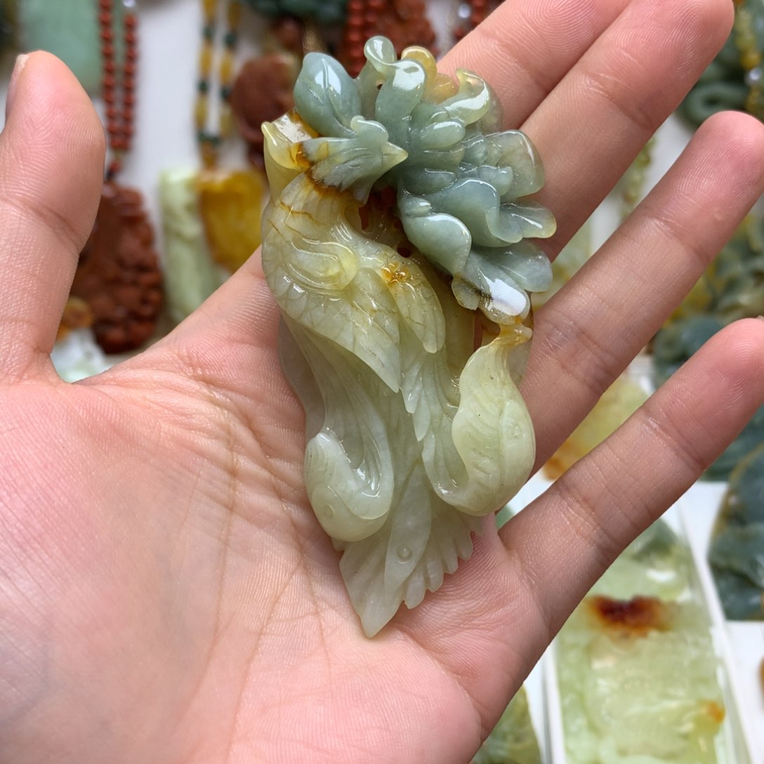 蛇纹石玉颈饰未镶嵌用****4