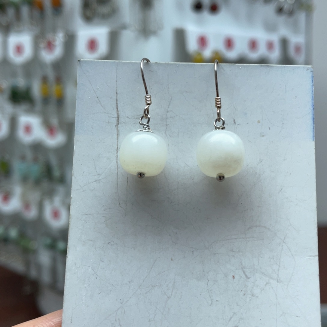 蛇纹石玉耳饰未镶嵌