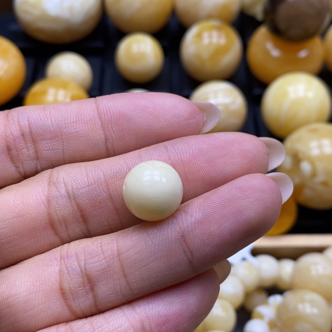 蜜蜡未镶嵌珠宝奇石李*阳