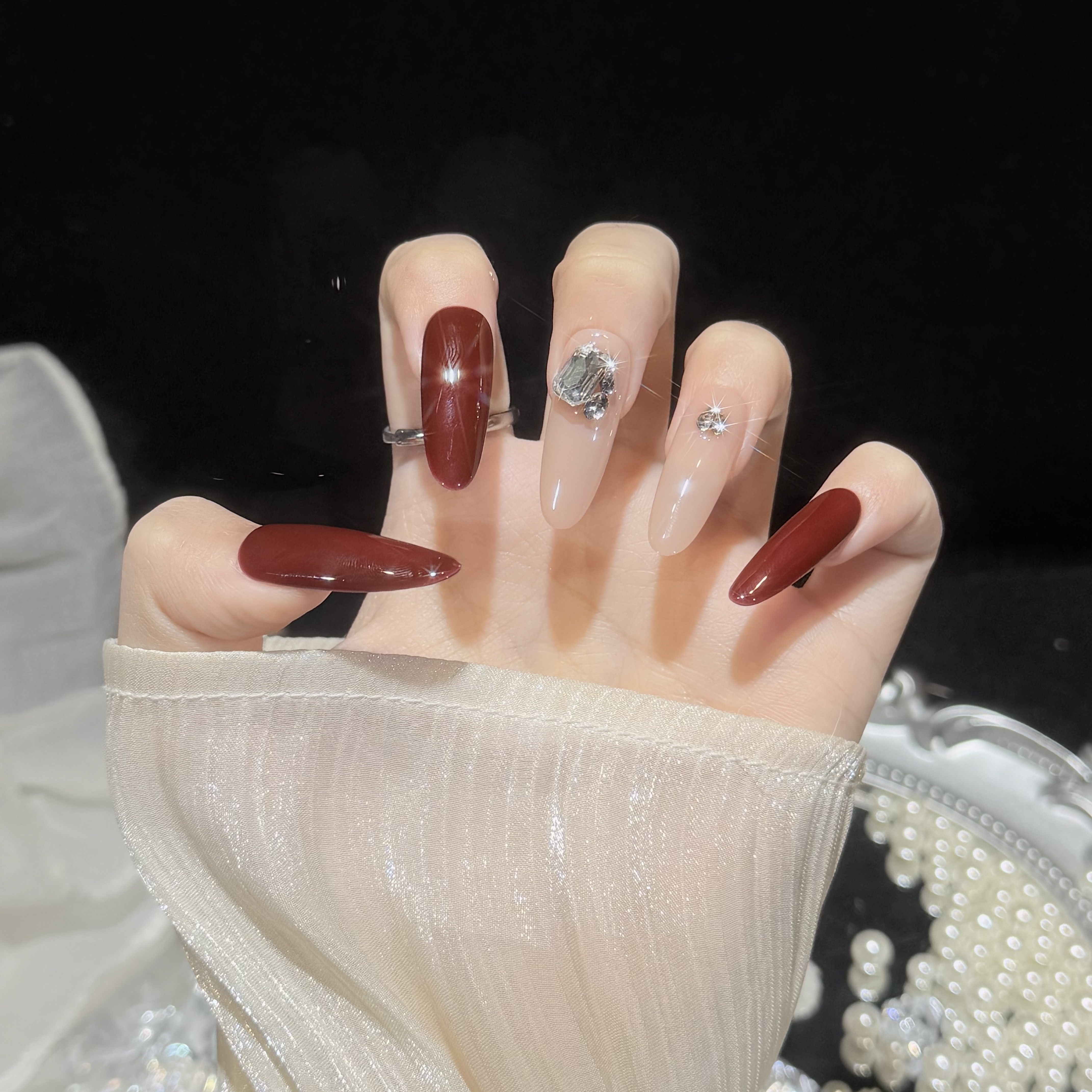 【大女主】高级显白酒红爆闪手工穿戴甲秋冬气质长甲美甲贴片