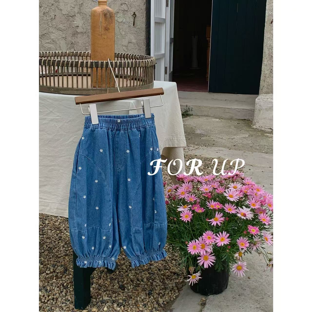 【现货】252-FU-85076蓝法式萝拉花朵刺绣花苞八分牛仔裤