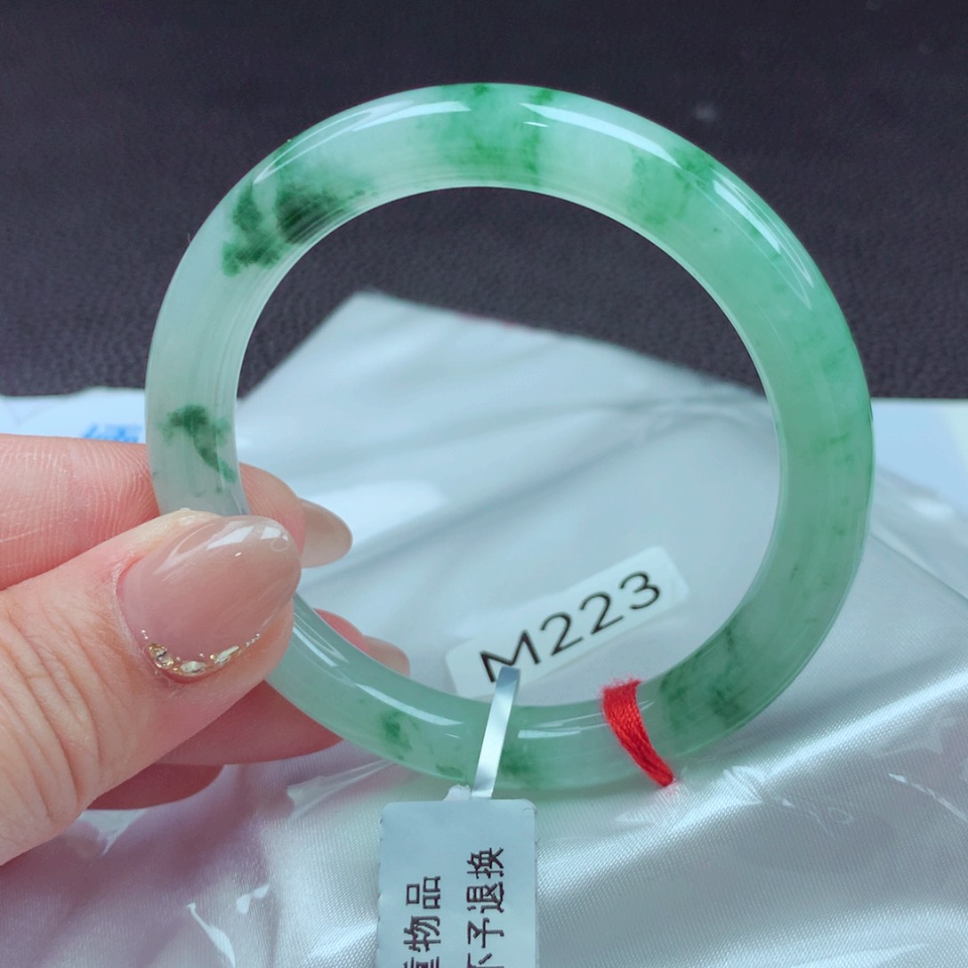 翡翠手镯未镶嵌手镯88