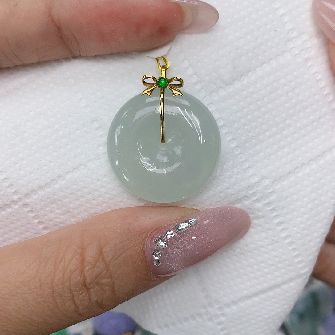 颈饰18K金镶嵌翡翠