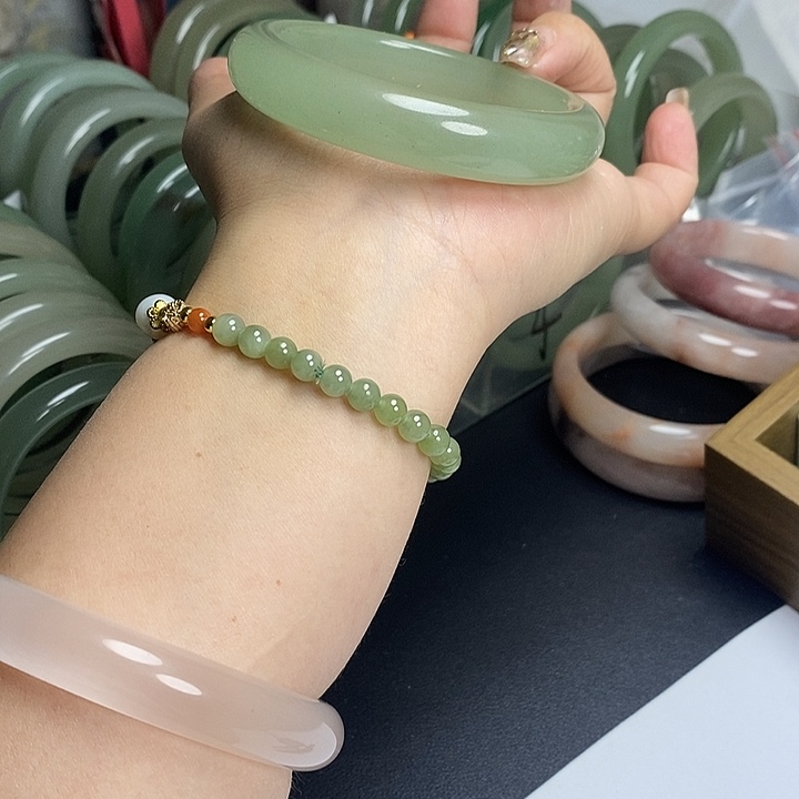 东陵石未镶嵌手镯