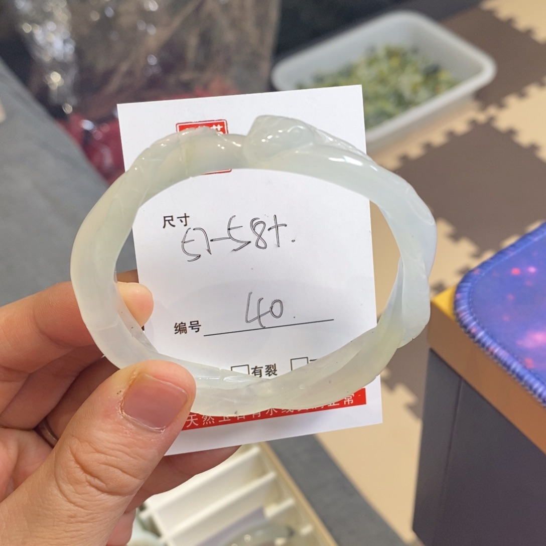 蛇纹石玉手镯未镶嵌