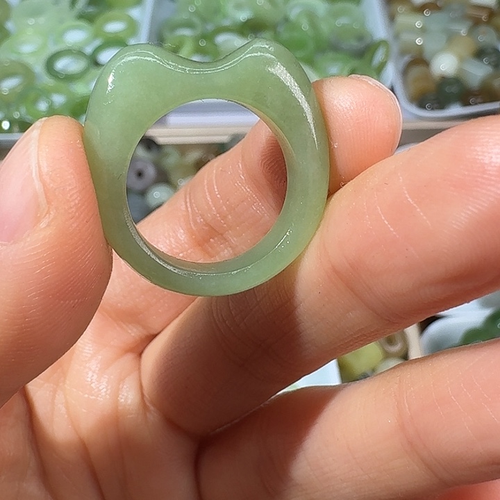 和田玉未镶嵌颈饰17.5内径79