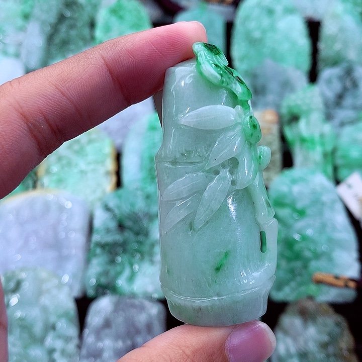 吊坠(不含链)未镶嵌翡翠