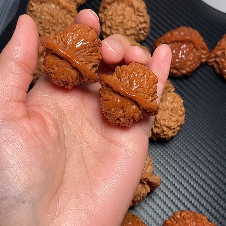 木质类35四座楼。    手捻