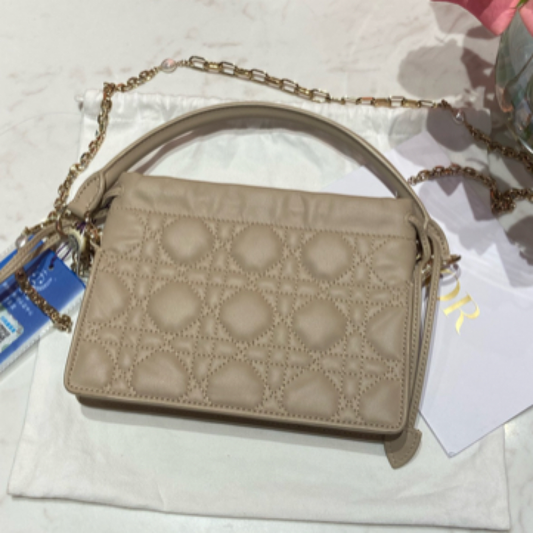 95新 DIOR/迪奥 藤格纹羊皮革mini抽绳包奶茶色