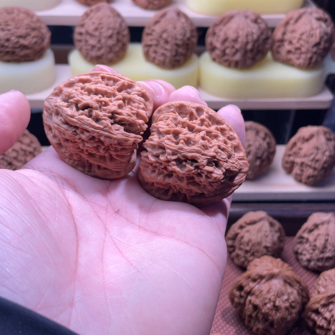 逍***生把件文玩核桃南疆石