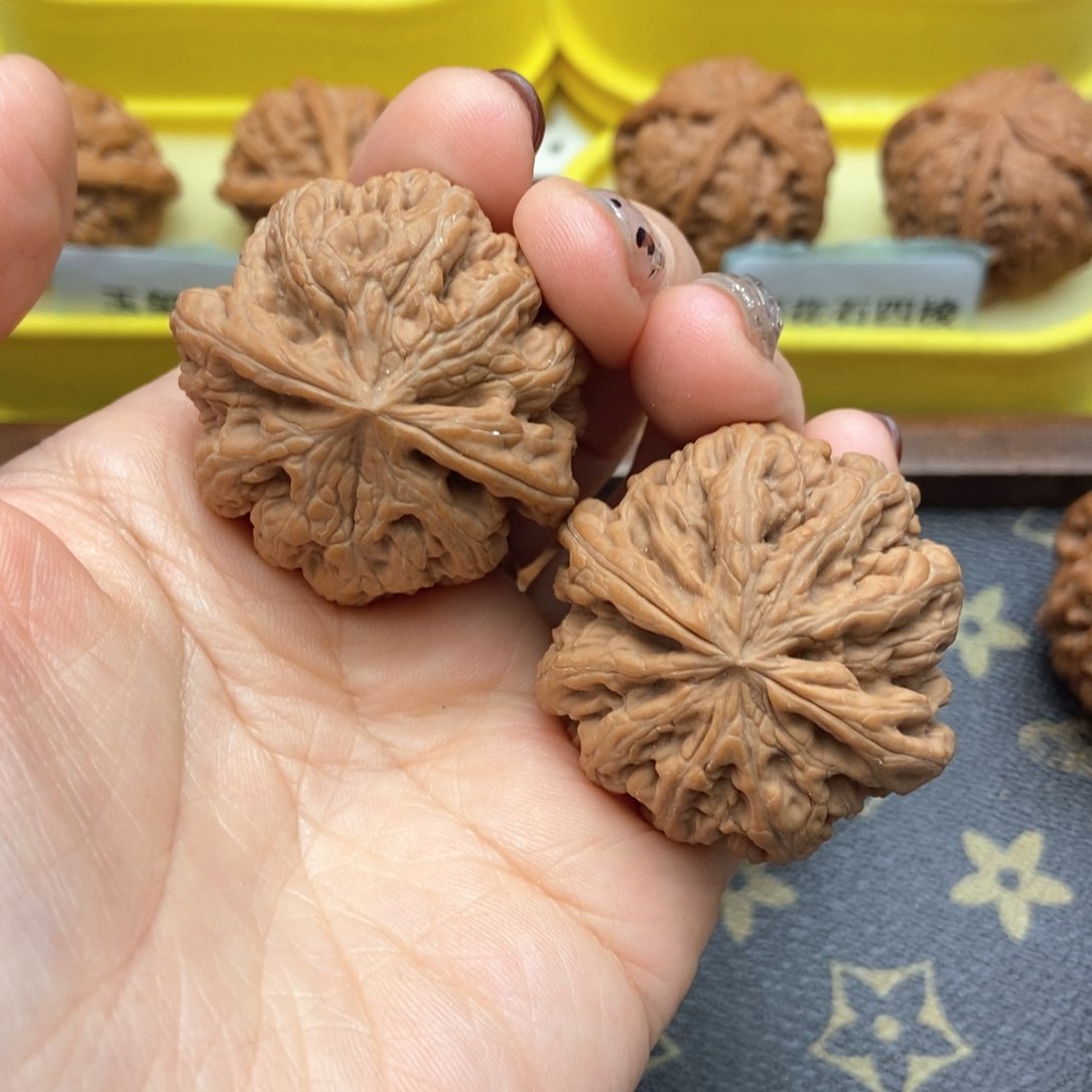 把件文玩核桃335号粗筋