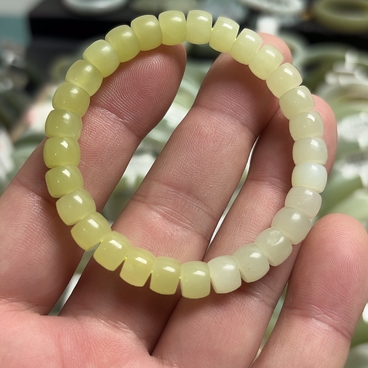 未镶嵌戒指和田玉（糖玉）