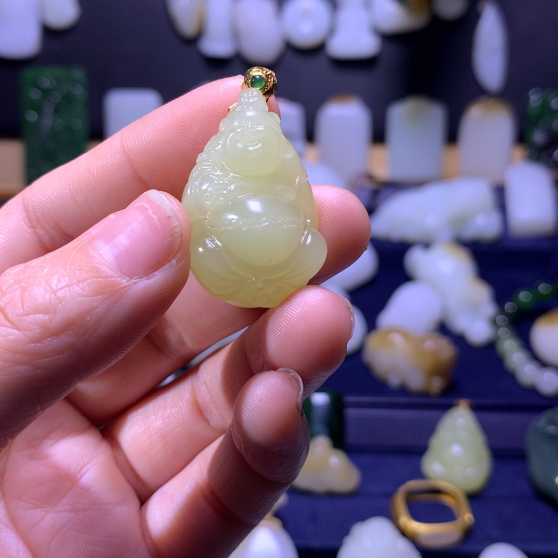 和田玉18K金镶嵌挂件
