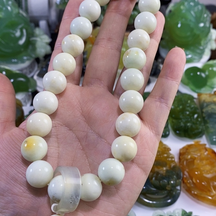 未镶嵌岫玉手持手持?