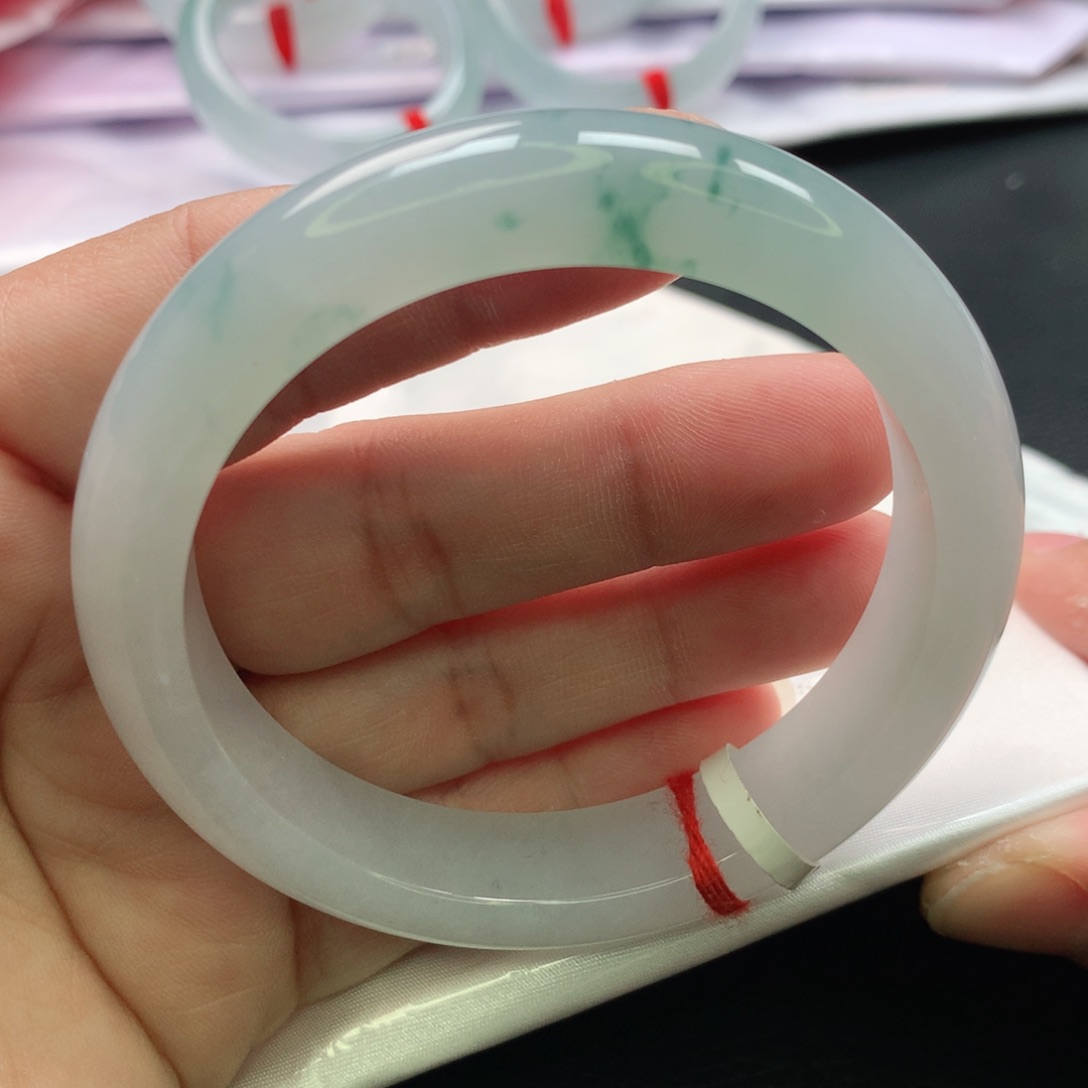 翡翠手镯未镶嵌缅甸55.56