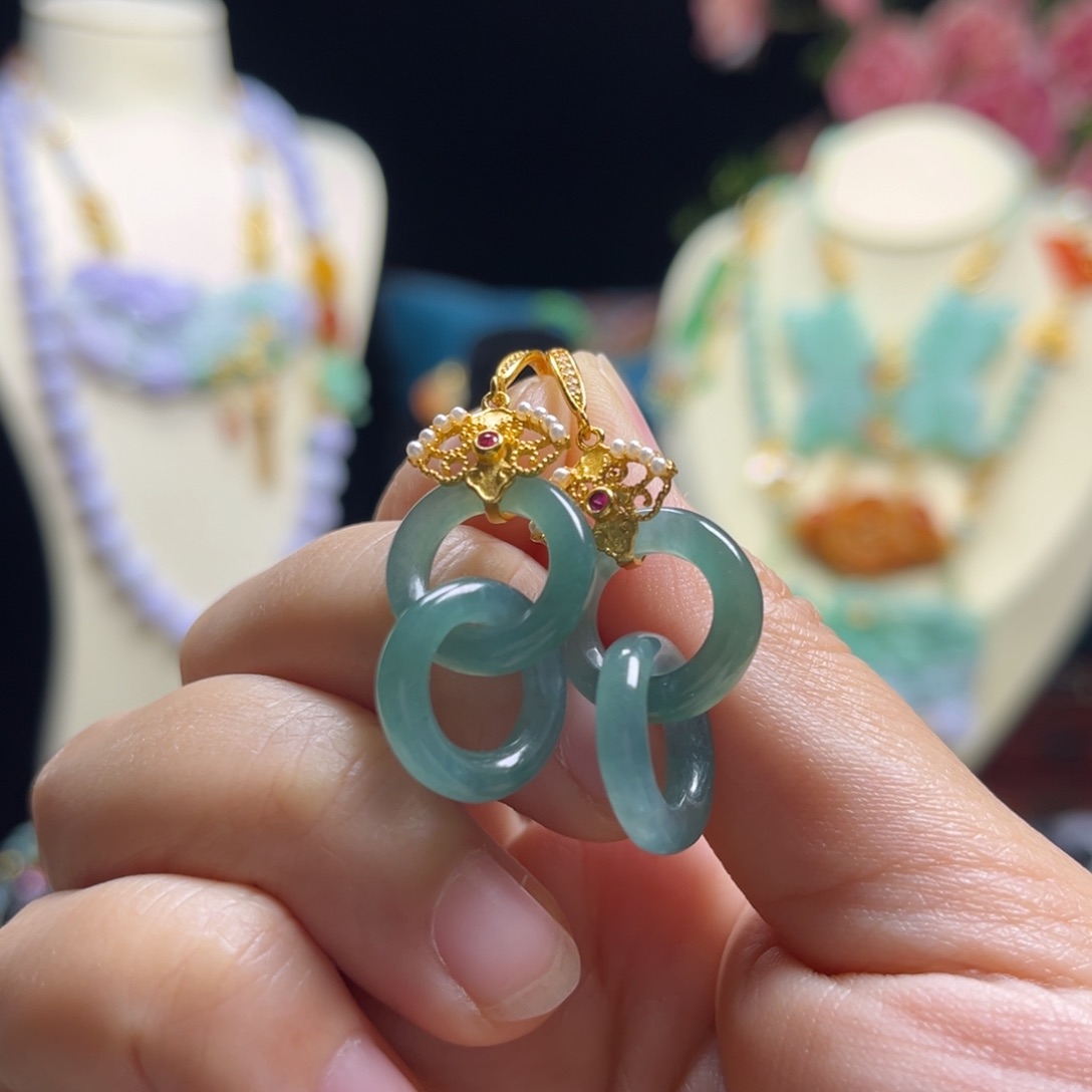 翡翠颈饰未镶嵌环环相扣