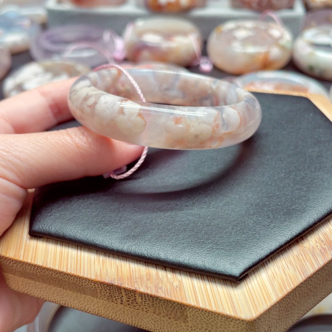 玛瑙/玉髓手镯未镶嵌@****3