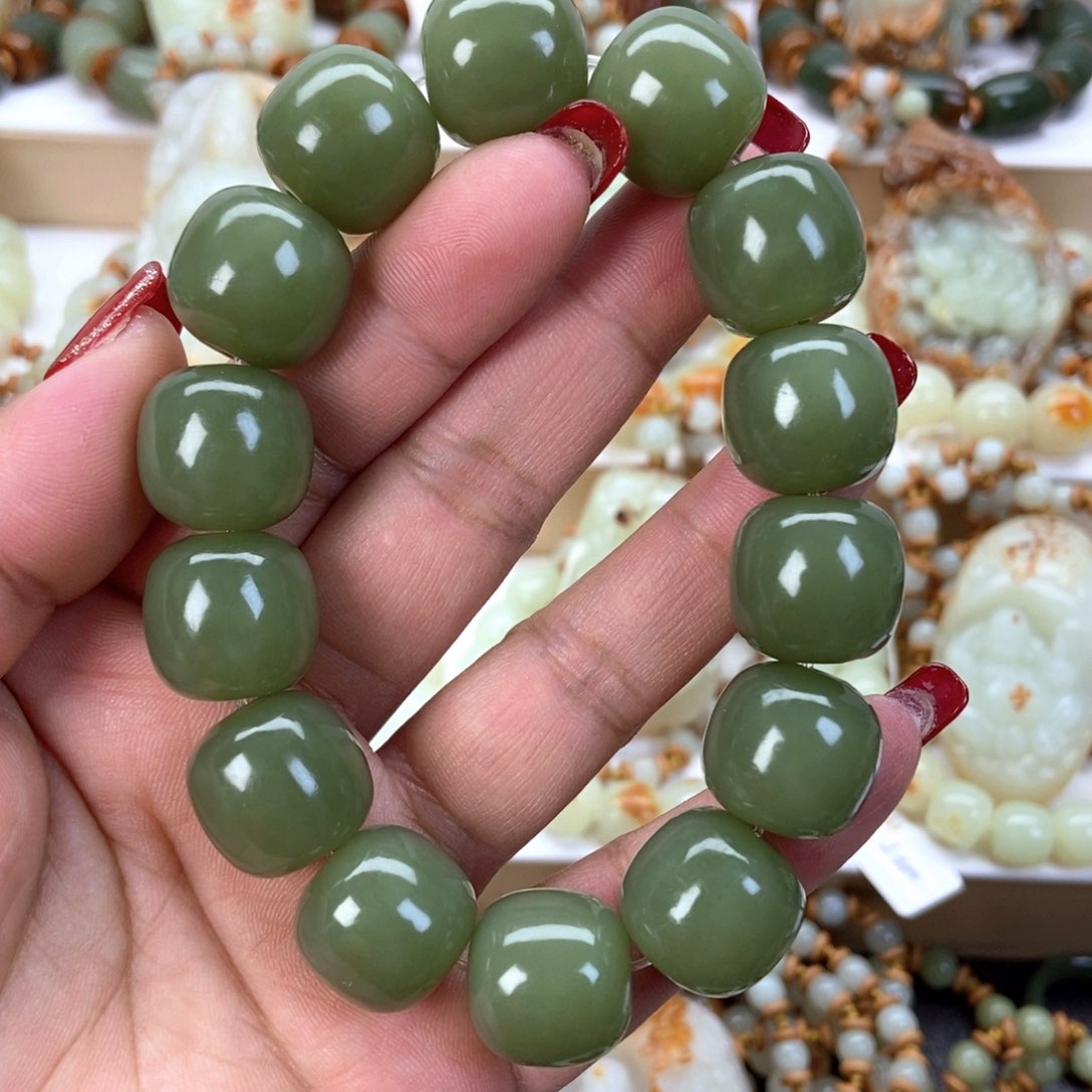 透闪石质玉手串未镶嵌