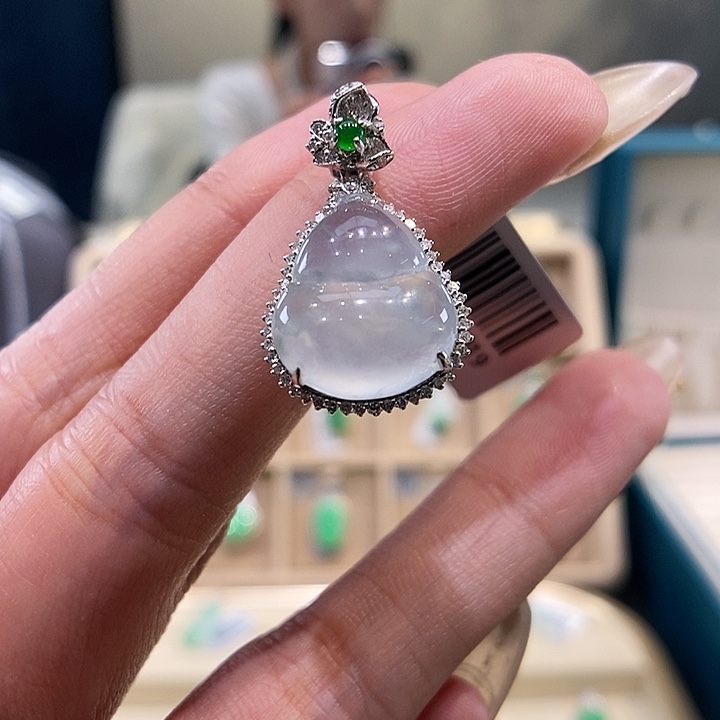 翡翠吊坠(不含链)18K金镶嵌葫芦