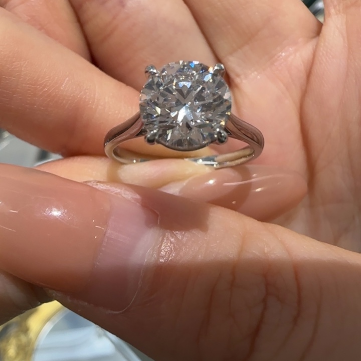 实验室培育钻石铂Pt950镶嵌2卡经典四爪