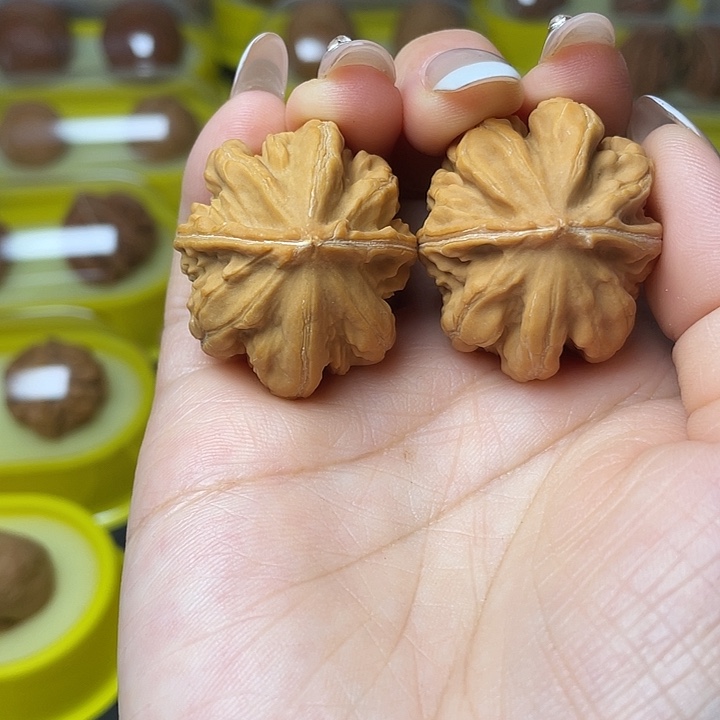 冰***水吊坠文玩核桃粗筋帝王