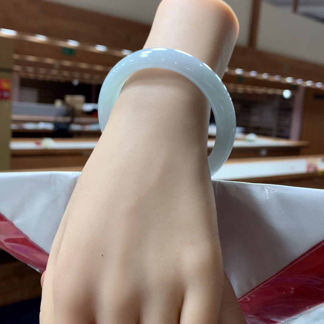 翡翠手镯未镶嵌买断