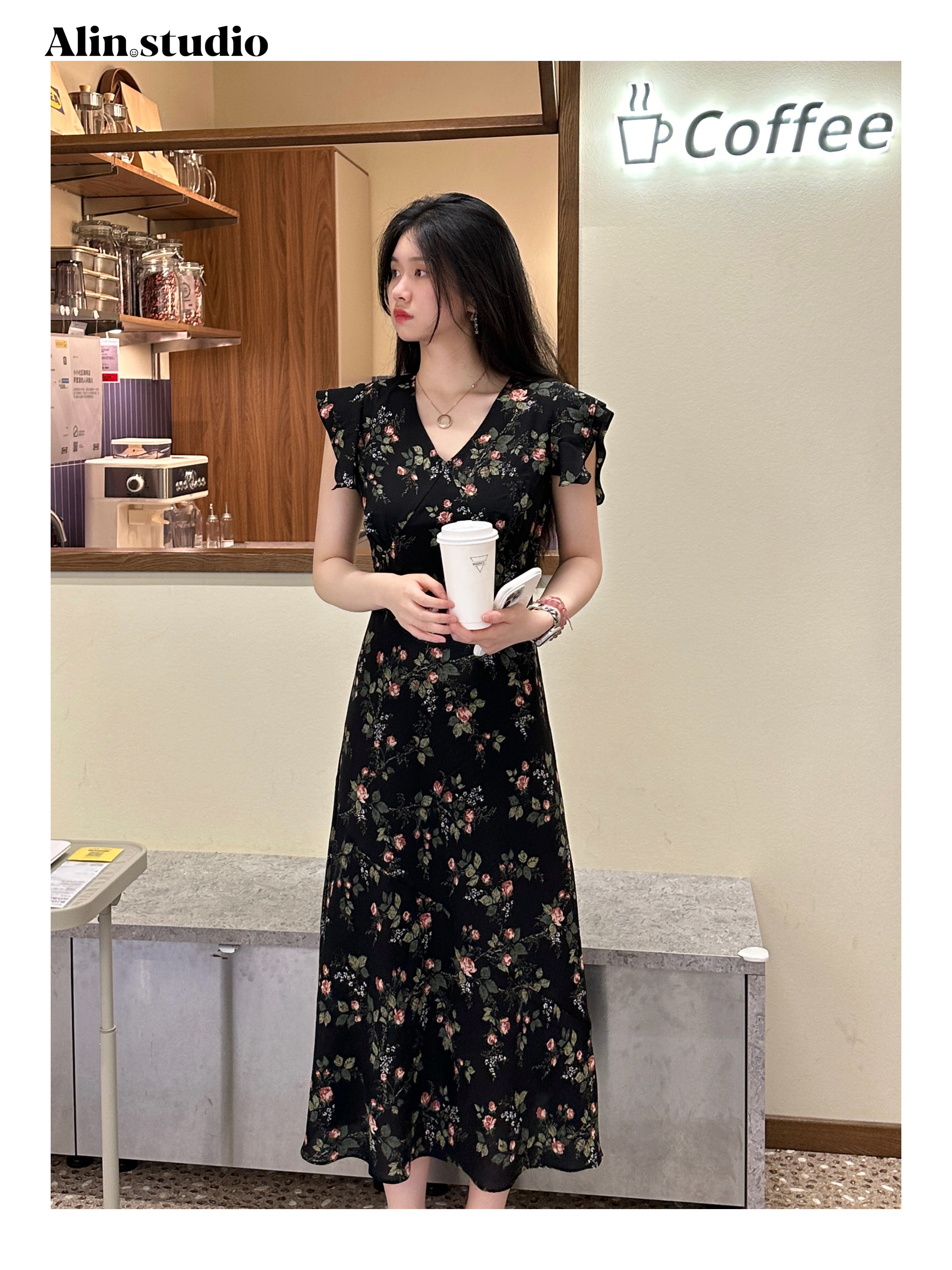 【黑粉】V领斜裁优雅油画花卉连衣裙收腰显瘦法式复古碎花裙