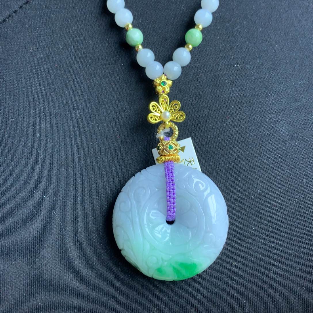 翡翠颈饰未镶嵌翡翠