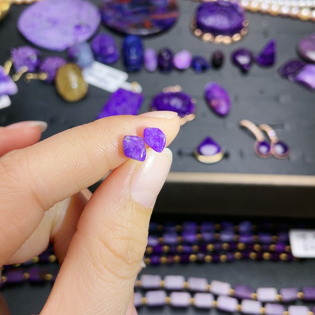 苏纪石（舒俱来）耳钉银S925镶嵌