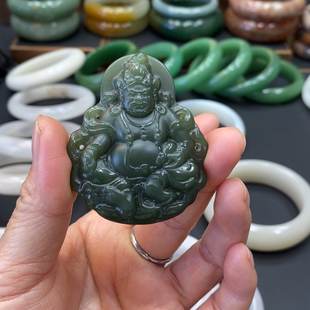 ꪋ***࿐和田玉未镶嵌颈饰