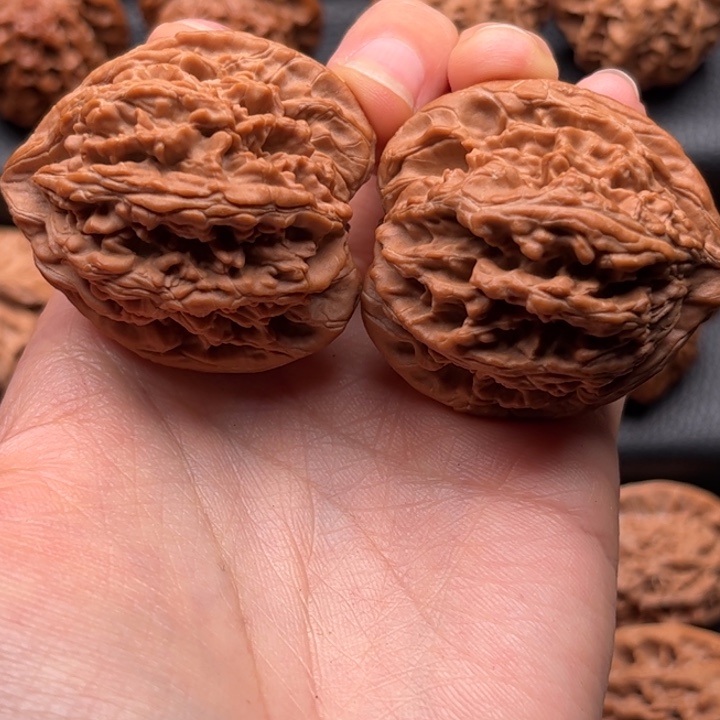 桃***儿文玩核桃吊坠玉华宫