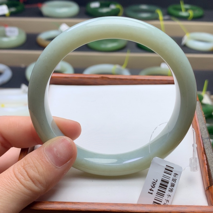 【闪购商品】和田玉手镯未镶嵌60.5