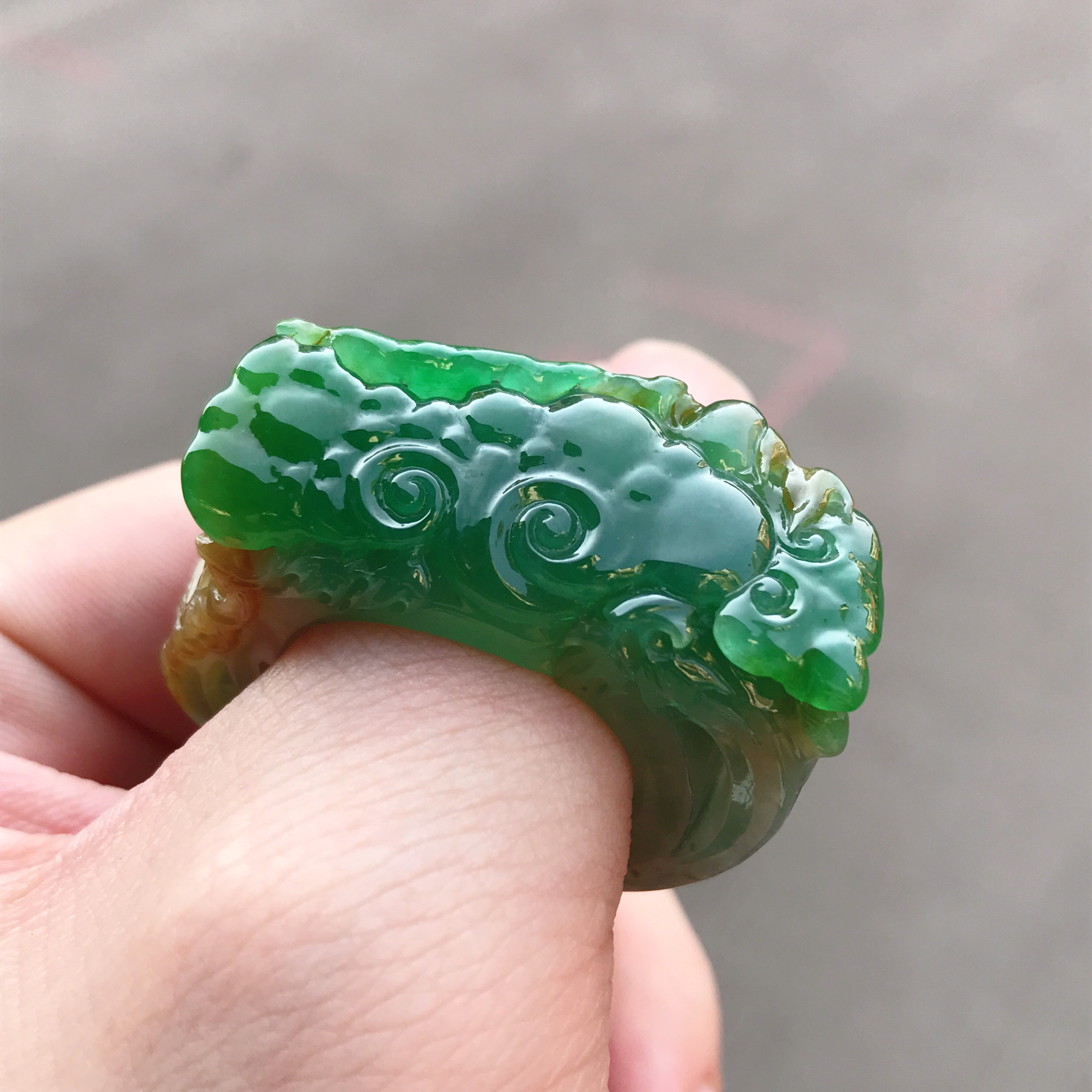 泳德珠宝天然缅甸翡翠黄加绿扳指