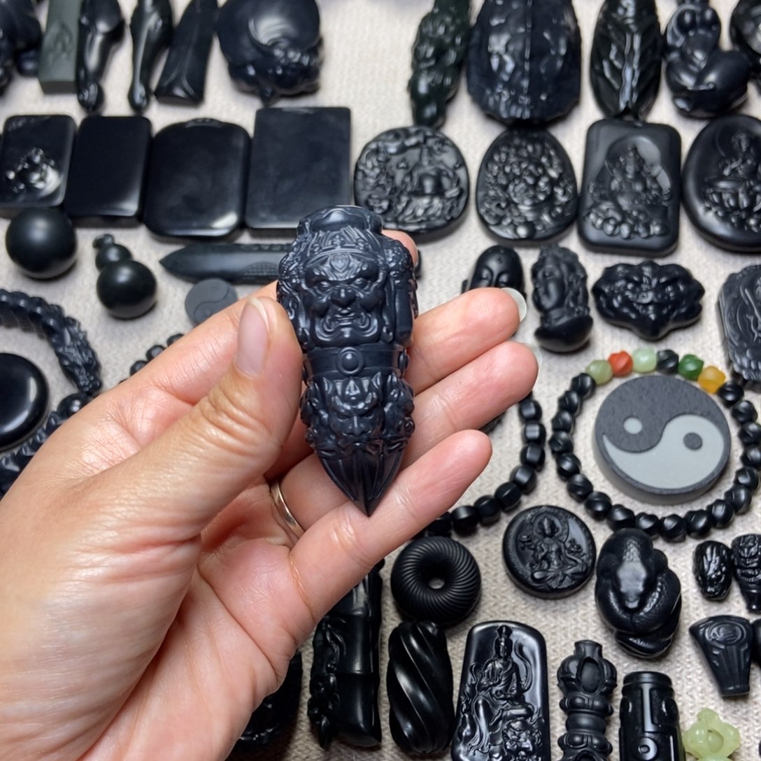 李***新和田玉未镶嵌把件