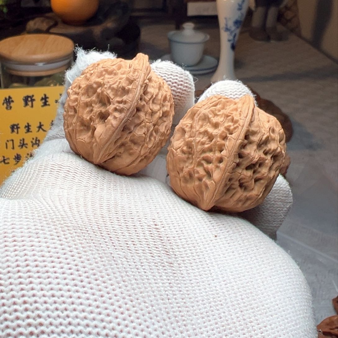 文玩核桃吊坠鸭蛋虎9107