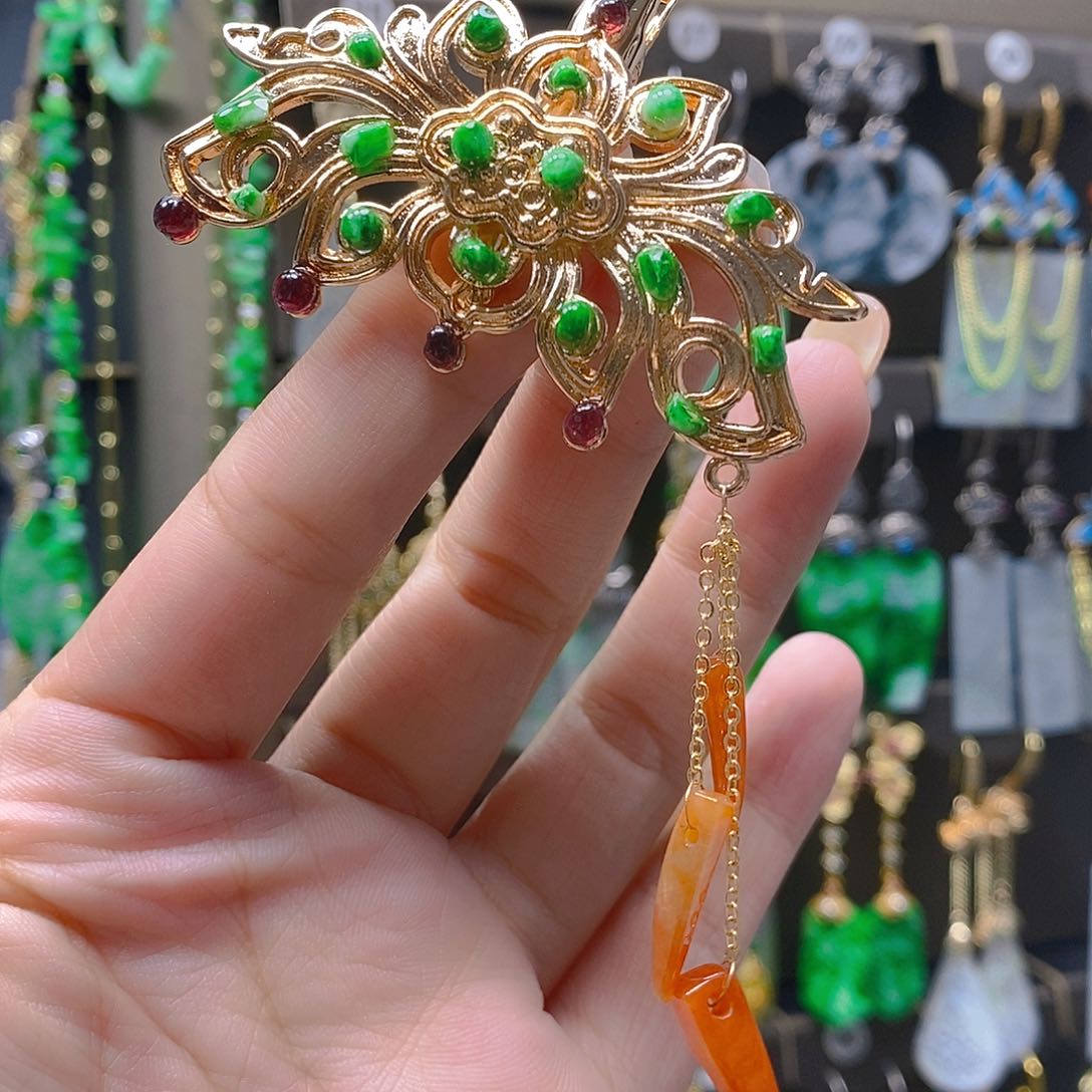 未镶嵌翡翠耳饰翡翠