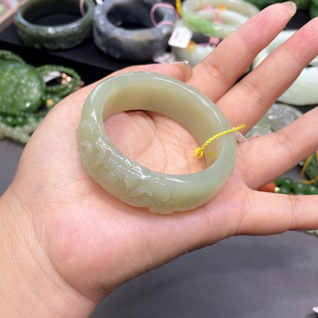 和田玉未镶嵌手镯52圈口4