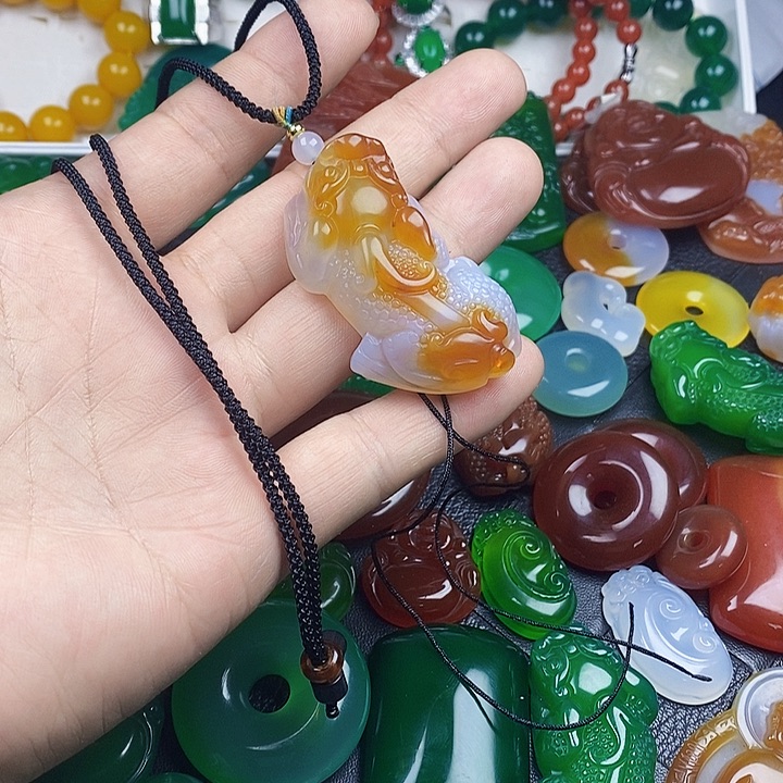 玛瑙/玉髓颈饰未镶嵌夏**菏