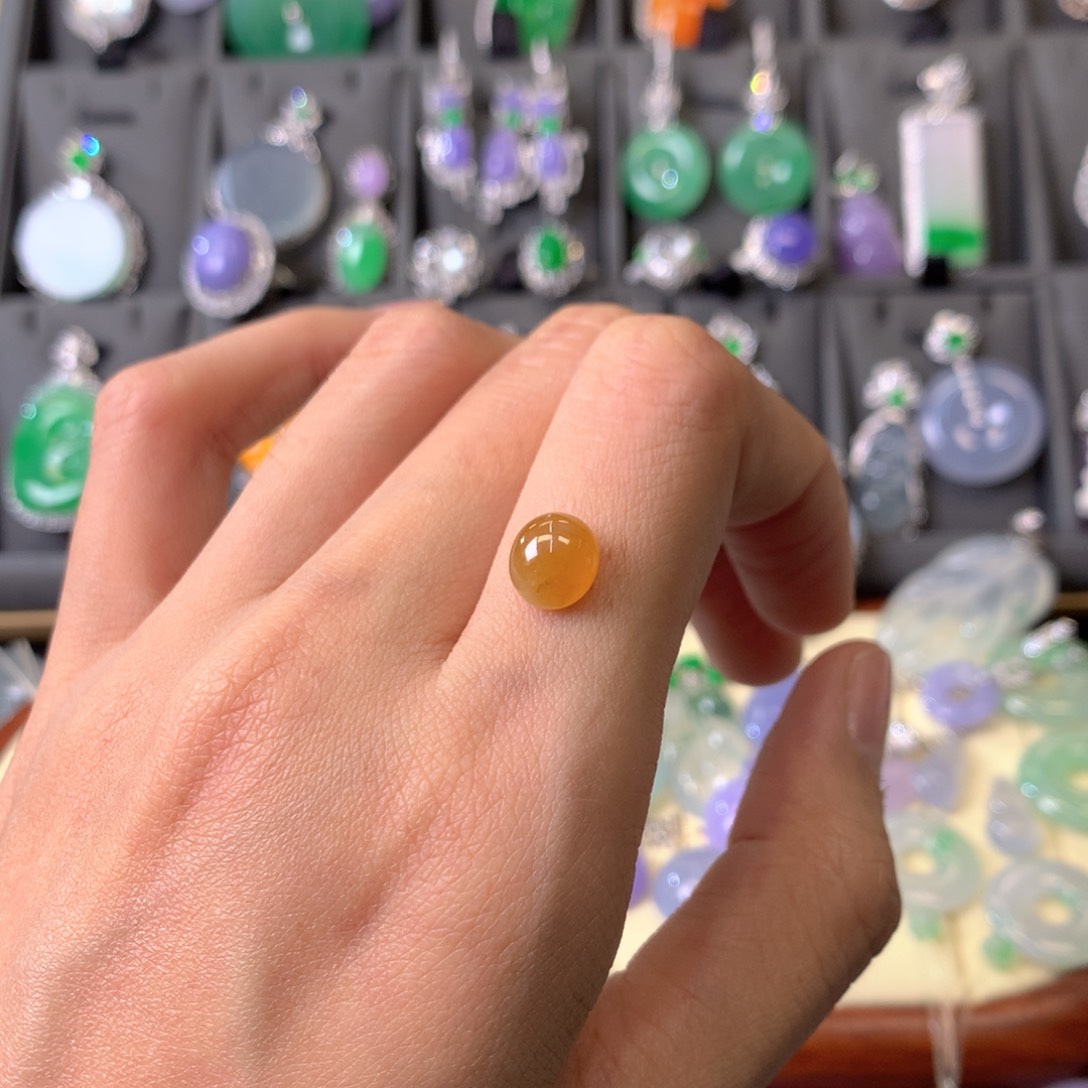 翡翠颈饰未镶嵌裸石