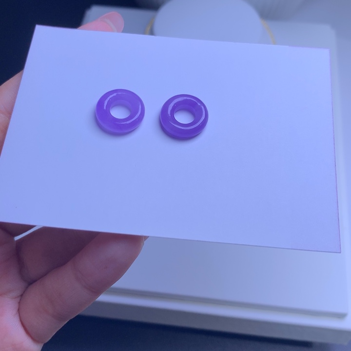 小***儿满紫色耳饰甜甜圈