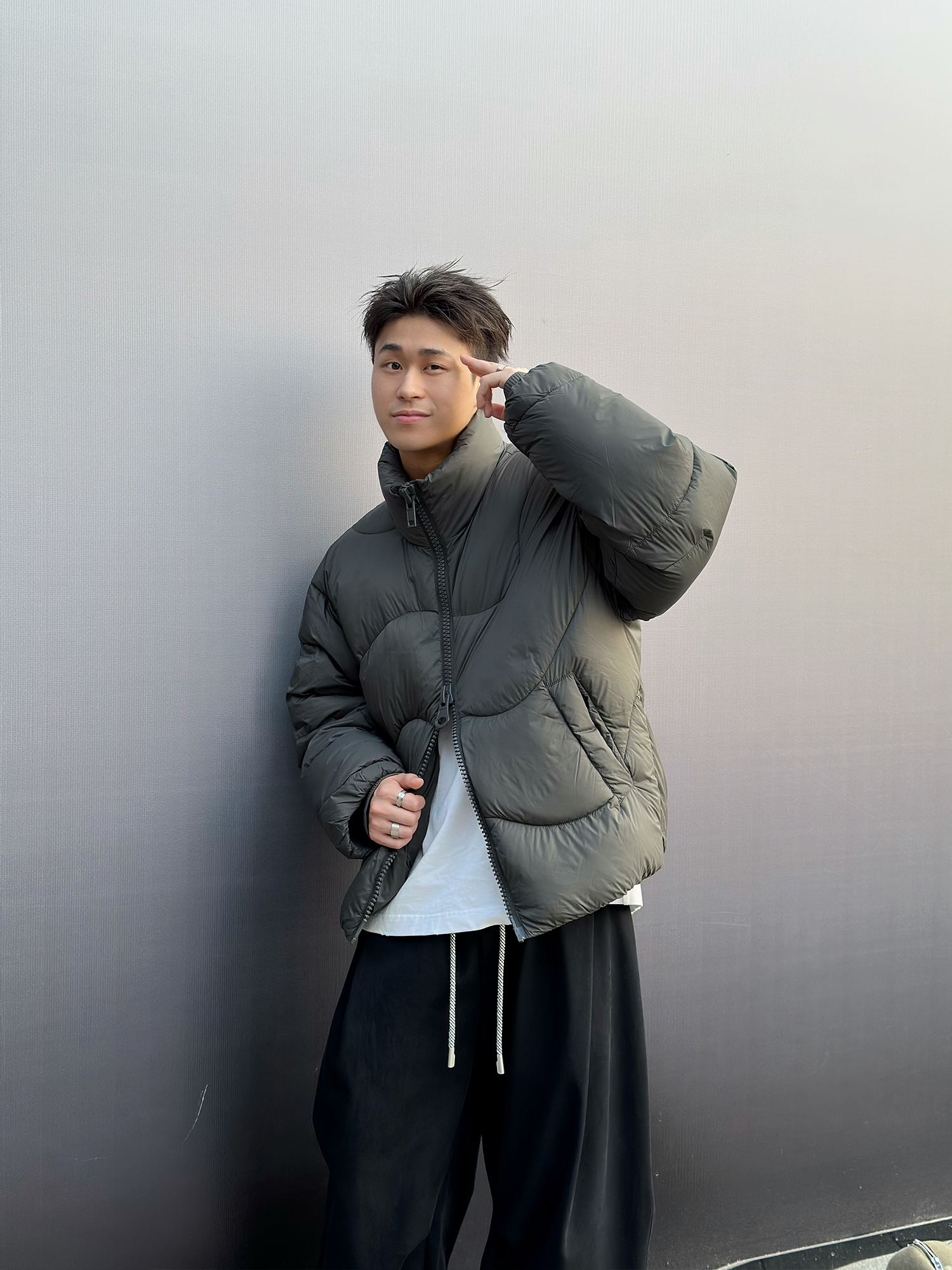 高充绒立领羽绒服冬季时尚青年潮流宽松休闲高端90白鸭绒泡芙外套