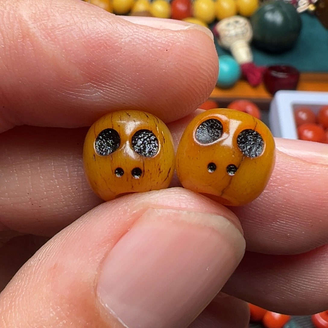 玻璃颈饰手工打造精致