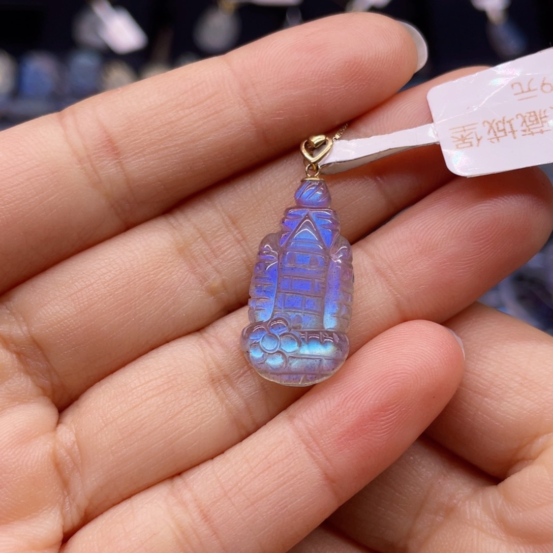 长石颈饰18K金镶嵌拉****仙吊坠