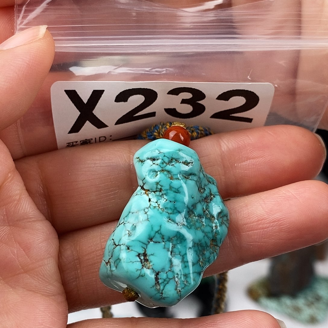 绿松石未镶嵌原矿