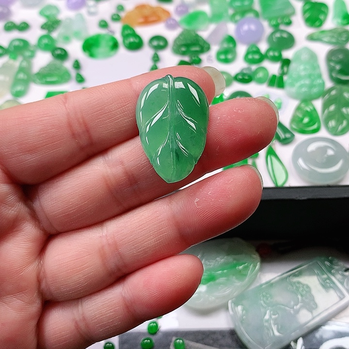 翡翠颈饰未镶嵌翡翠