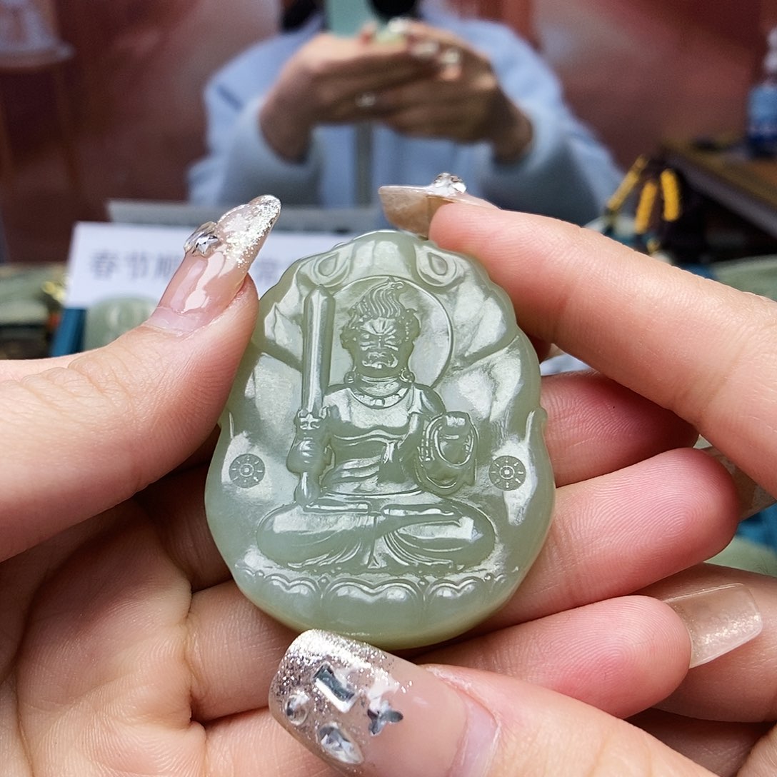 和田玉颈饰未镶嵌王*