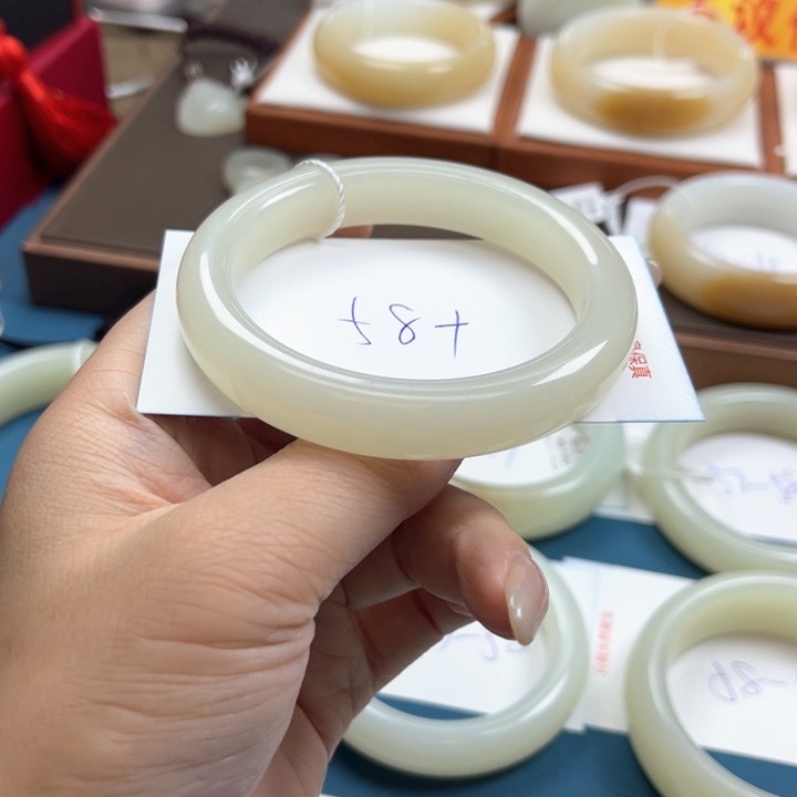 未镶嵌手镯和田玉c****5
