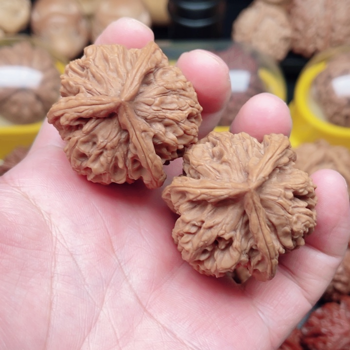 文玩核桃把件野生小众三棱40×39×39