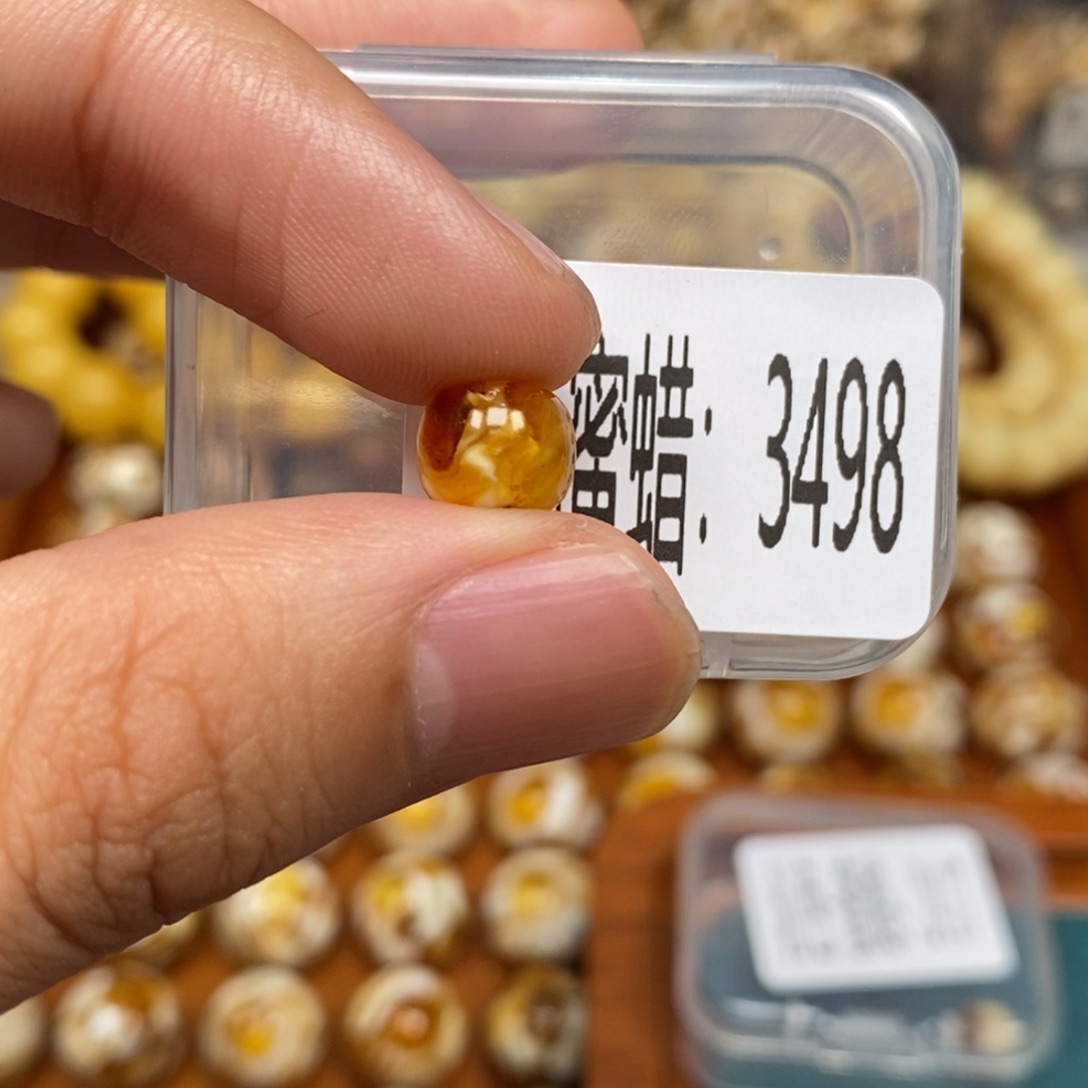 蜜蜡未镶嵌珠宝奇石3498