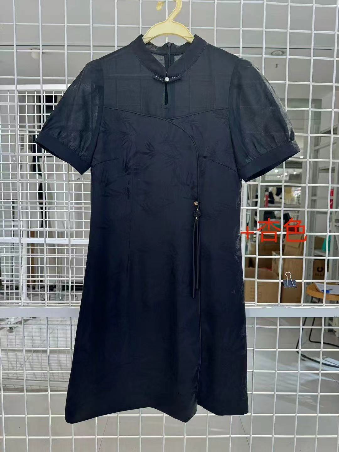 女士精品时尚连衣裙